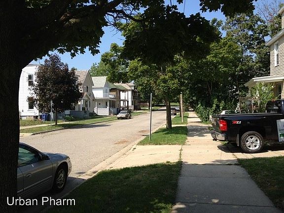3rd image of 901 Nagold St NW #A