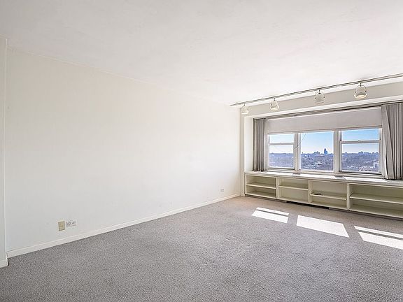 3rd image of 1170 Ocean Pkwy #Phg