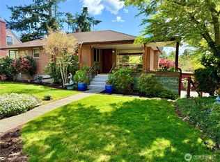 3805 NE 110th St, Seattle, WA 98125