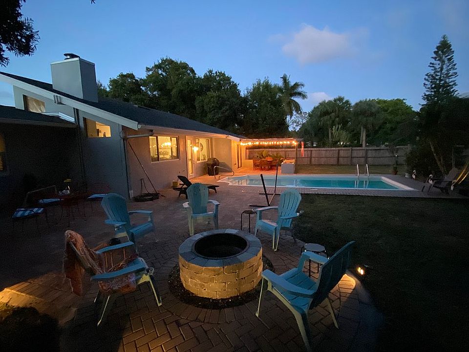2nd image of 607 Gardenia St