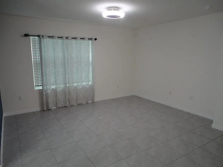 216 Hickory Crse — Photo 8