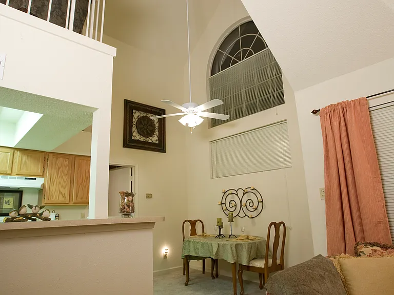 Riverview Villa Apartments — Photo 11