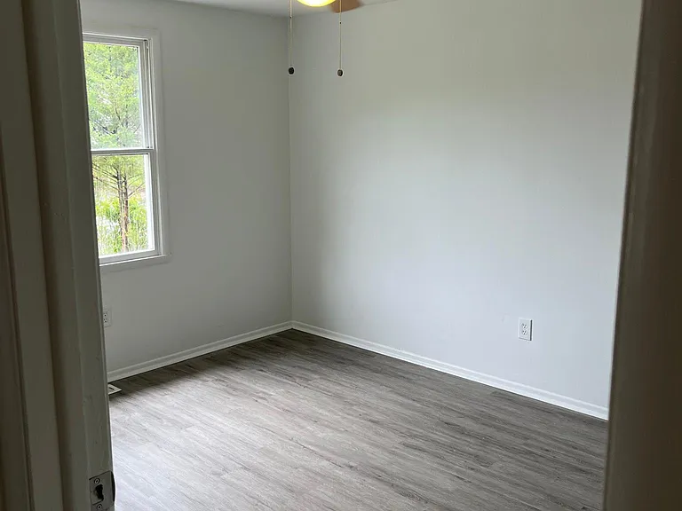 9406 Kendrick Rd — Photo 6