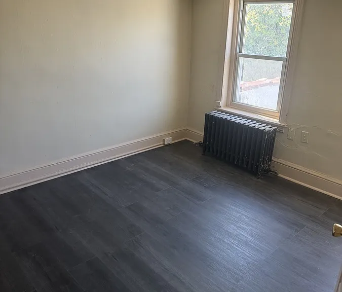 352 1/2 E Airy St — Photo 8