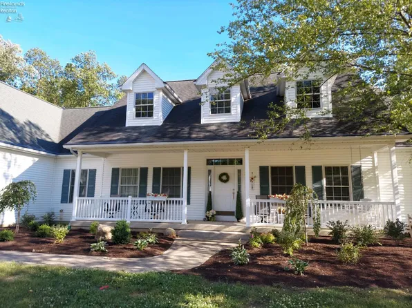 709 Kennedy Dr, Willard, OH 44890