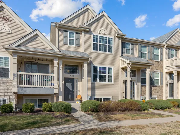 1612 Sandcastle Ln #1612, Hampshire, IL 60140
