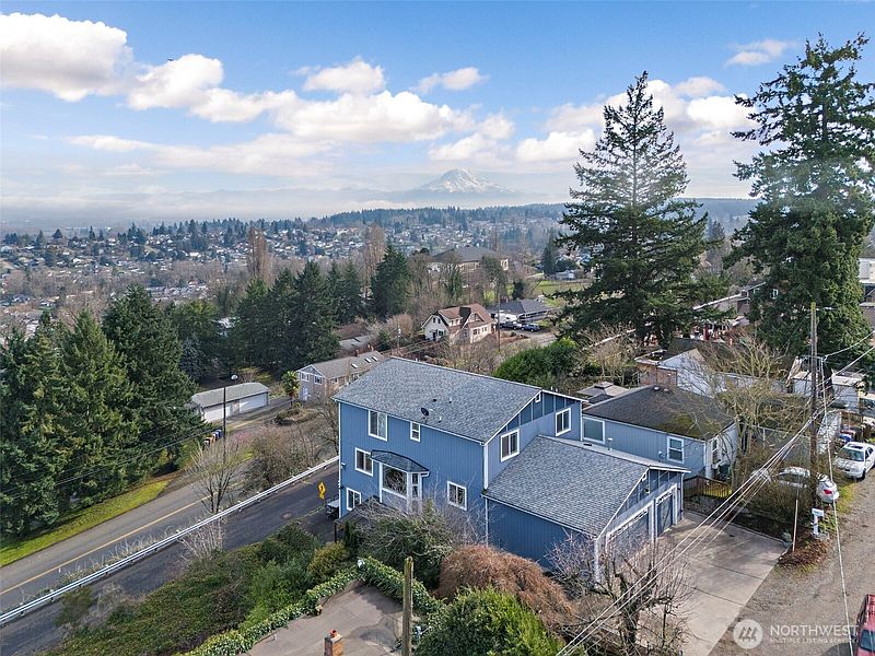 2nd image of 3108 E Valley View Terrace