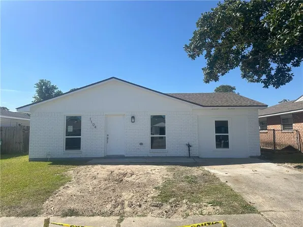 1104 Beechwood Dr, Harvey, LA 70058