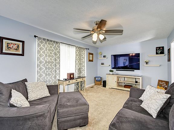 3rd image of 8003 Columbine Dr