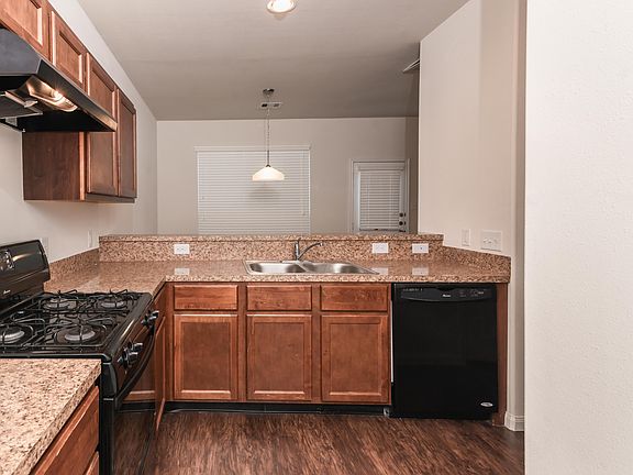 2nd image of 7300 Fox Forest Trl #3B-2BA-1425SQFT