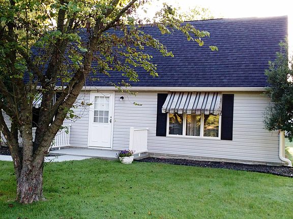 2nd image of 511 N Red Bud Ln