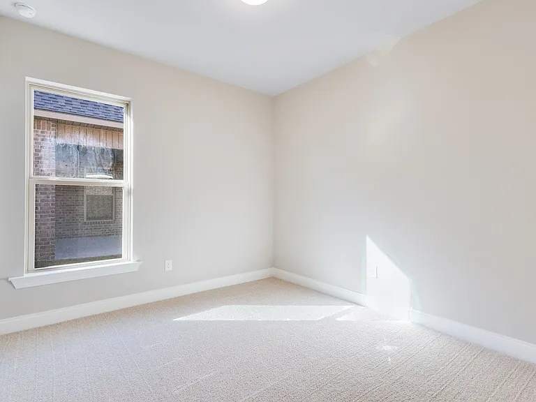 141 Ridley Ln — Photo 10