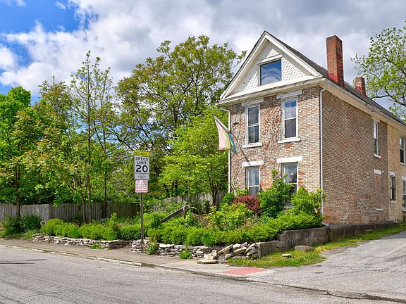 4th image of 469 Miller Ave