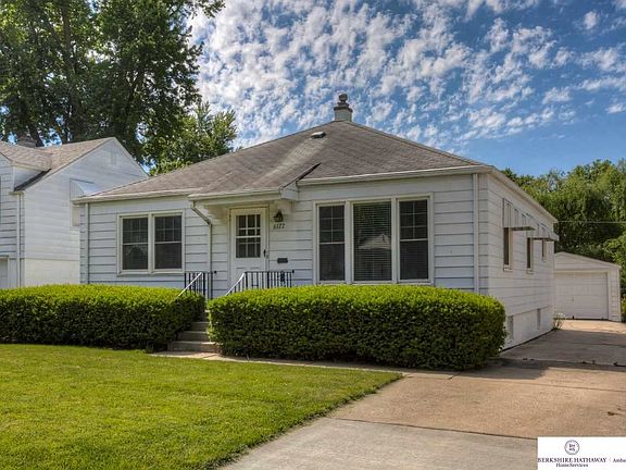 3rd image of 6177 Pine St