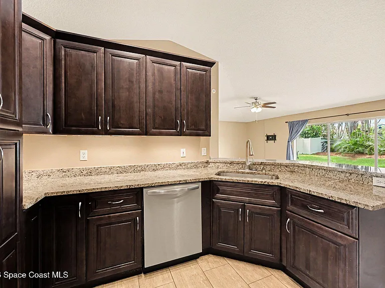 771 Wild Flower St — Photo 9