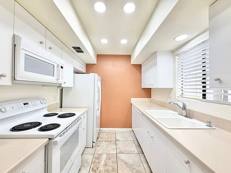 1050 E Ramon Rd #119 — Photo 7