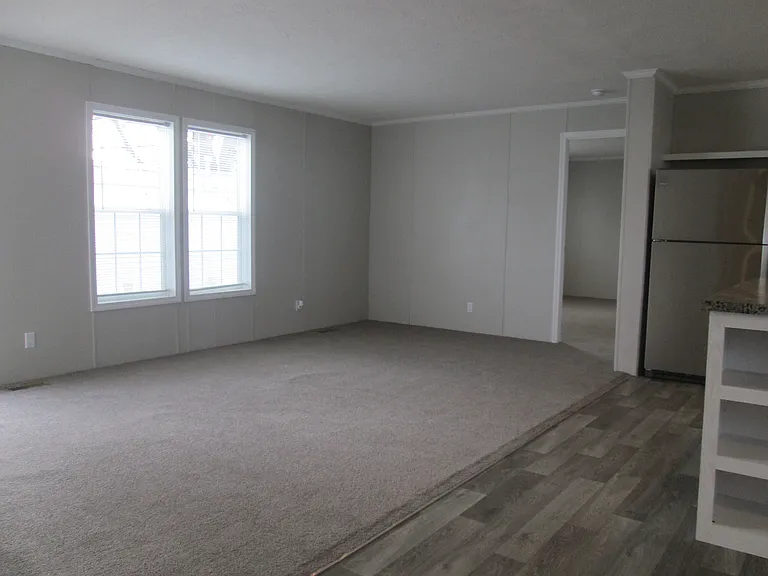 153 Hawthorne Dr — Photo 5