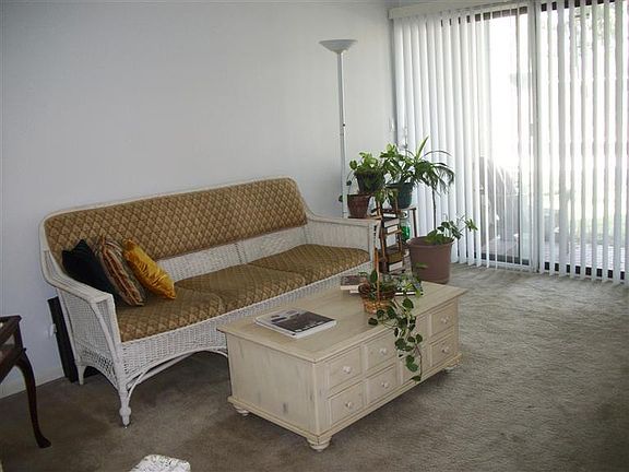 5th image of 9601 SE Bayview Dr #101