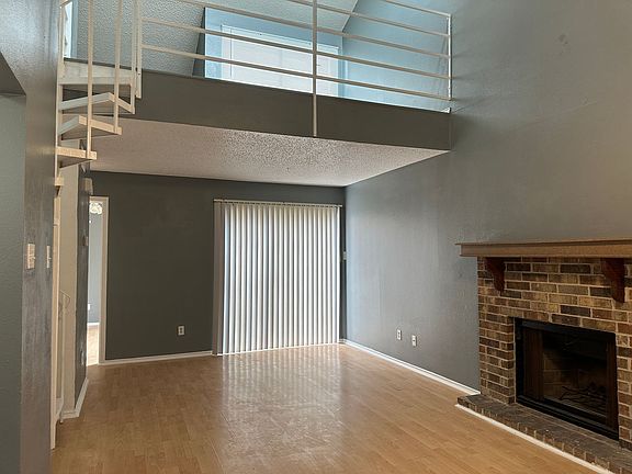 4th image of 7122 Premont Dr #204C