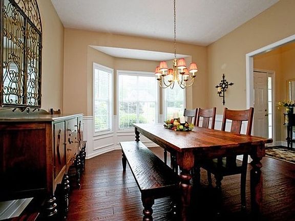 3rd image of 35 Breckenridge Dr
