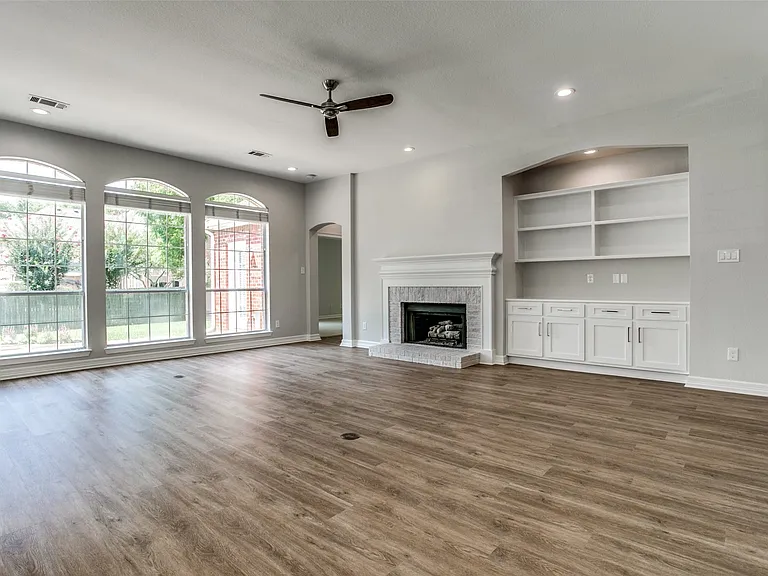 1270 Lakeway Dr — Photo 10