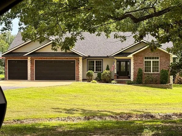 5822 Quail Meadows Dr, Poplar Bluff, MO 63901