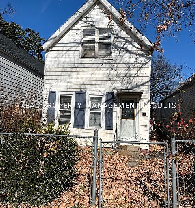 1st image of 208 E Maryland St