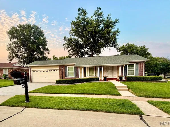 1410 Burnside Ct, Florissant, MO 63031