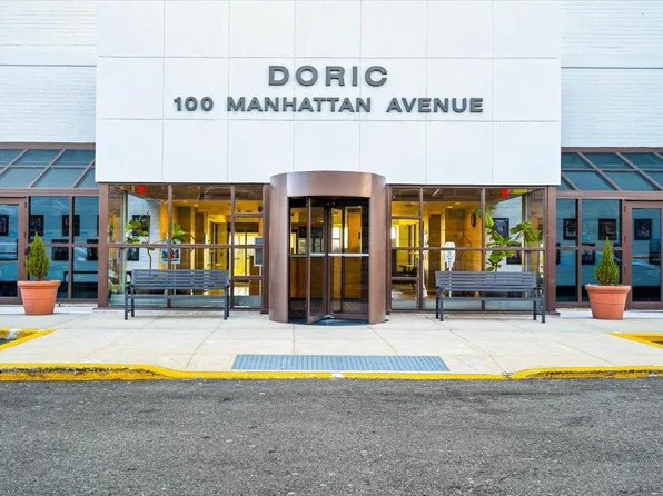 100 Manhattan Ave APT 1211, Union City, NJ 07087