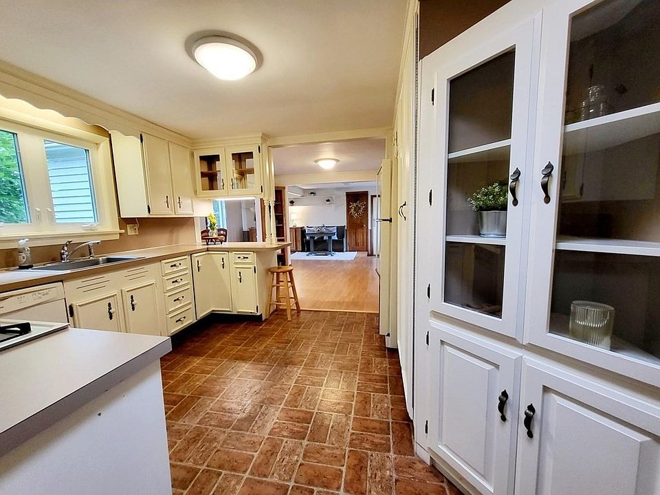 73 Harman Ave, Seekonk, MA 02771 Zillow