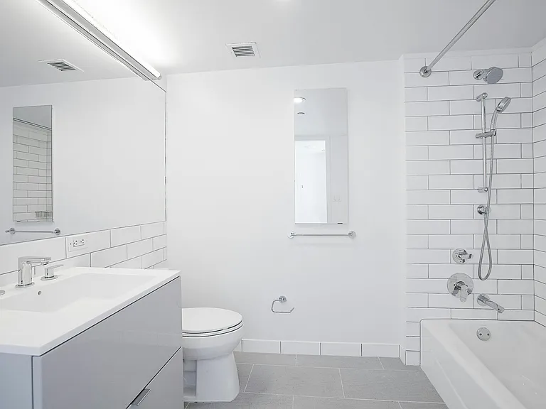 400 W 113th St #1510 — Photo 6