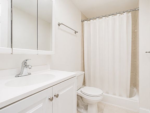5th image of 137 Lafayette Ave Floor 2