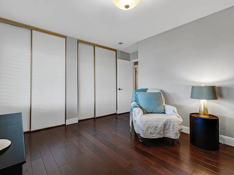 308 Panorama Ct — Photo 36