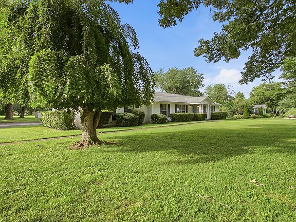 2nd image of 223 Old Peytonsville Rd