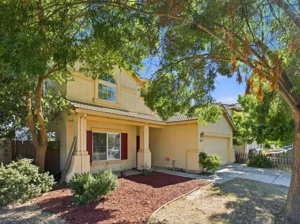 2834 Cherry Tree Ln, Madera, CA 93637