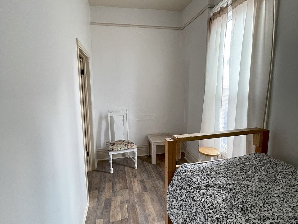2nd image of 1009 N Florence St #7A