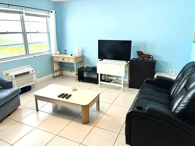 Markham F — Photo 1