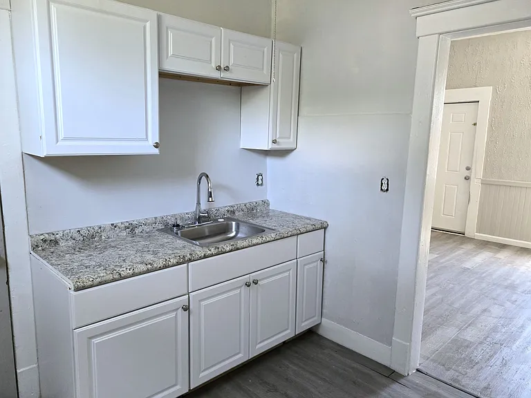 3912 Archwood Ave #1 — Photo 2