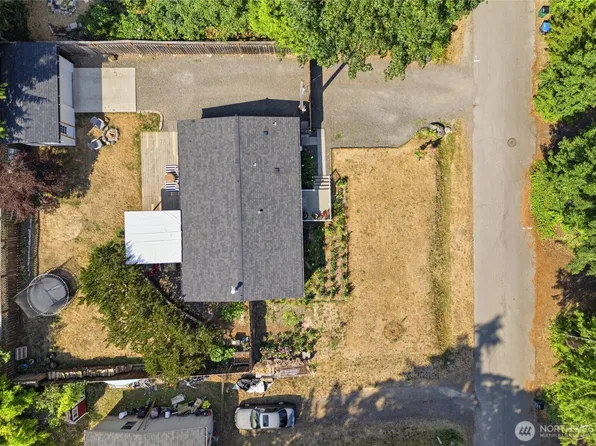 18689 2nd Avenue NE, Suquamish, WA 98392