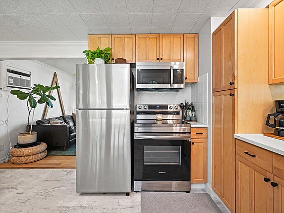 4th image of 6020 N Douglas Dr