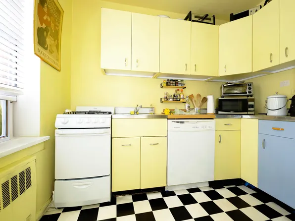 430 East 56th Street image 9 of 19