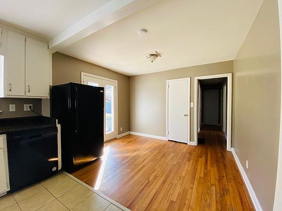 5th image of 1879 Canmont Dr NE