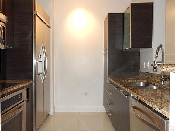 4th image of 550 Okeechobee Blvd APT 716
