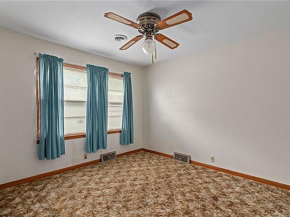 5th image of 21455 Moonlight Rd