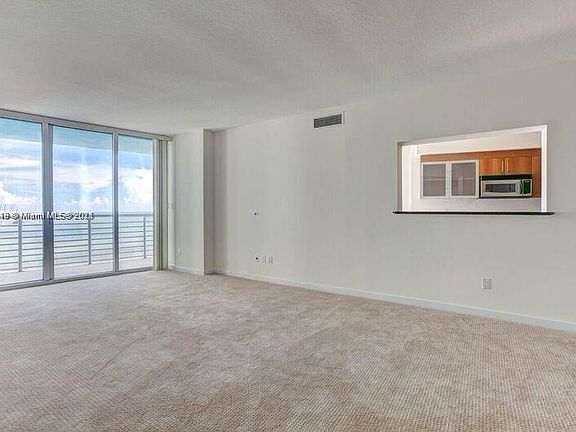 5th image of 325 Biscayne Blvd #2723