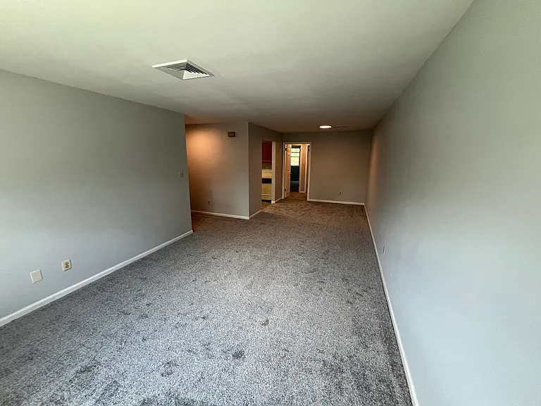 44 S Lansdowne Avenue — Photo 5