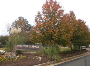 228 Island Cove Ct APT B, Hampton, VA 23669