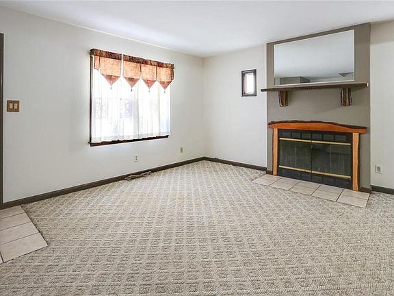 5th image of 6401 Edgewood Dr