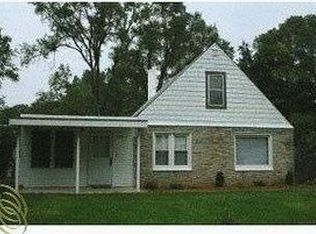 18510 Irving St, Livonia, MI 48152
