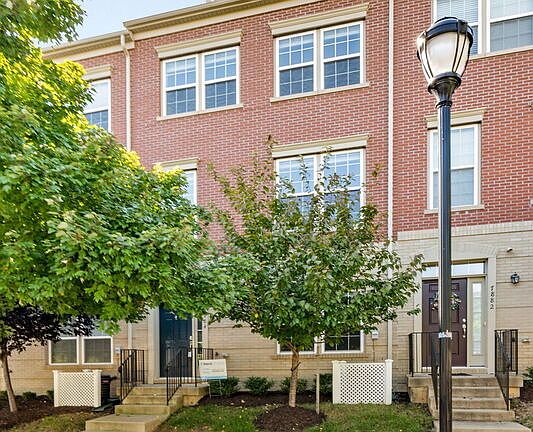 2nd image of 7884 Crescent Park Dr